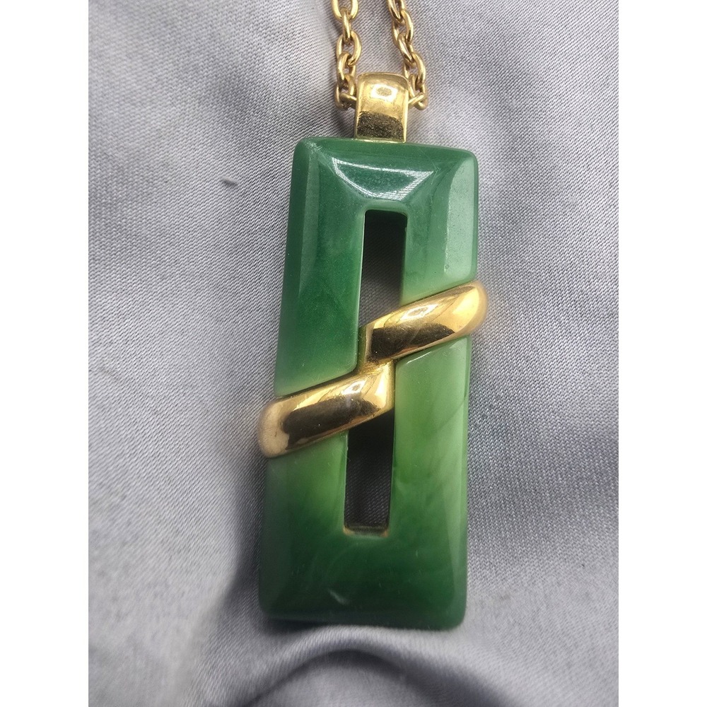 Vintage Estate Trifari Necklace Gold Green Rectangle Pendant 24in